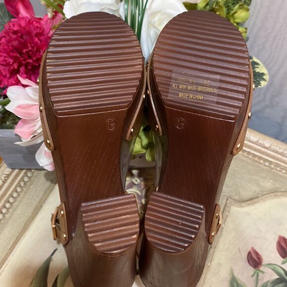 Kayleen Los Angeles Queen Studded Sandals Sz 8.5 NWOT - Picture 12 of 16